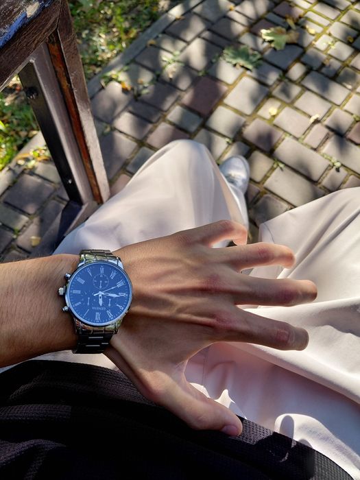 Чоловічий кварцевий годинник на батарейці