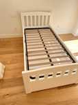 Cama de criança em madeira