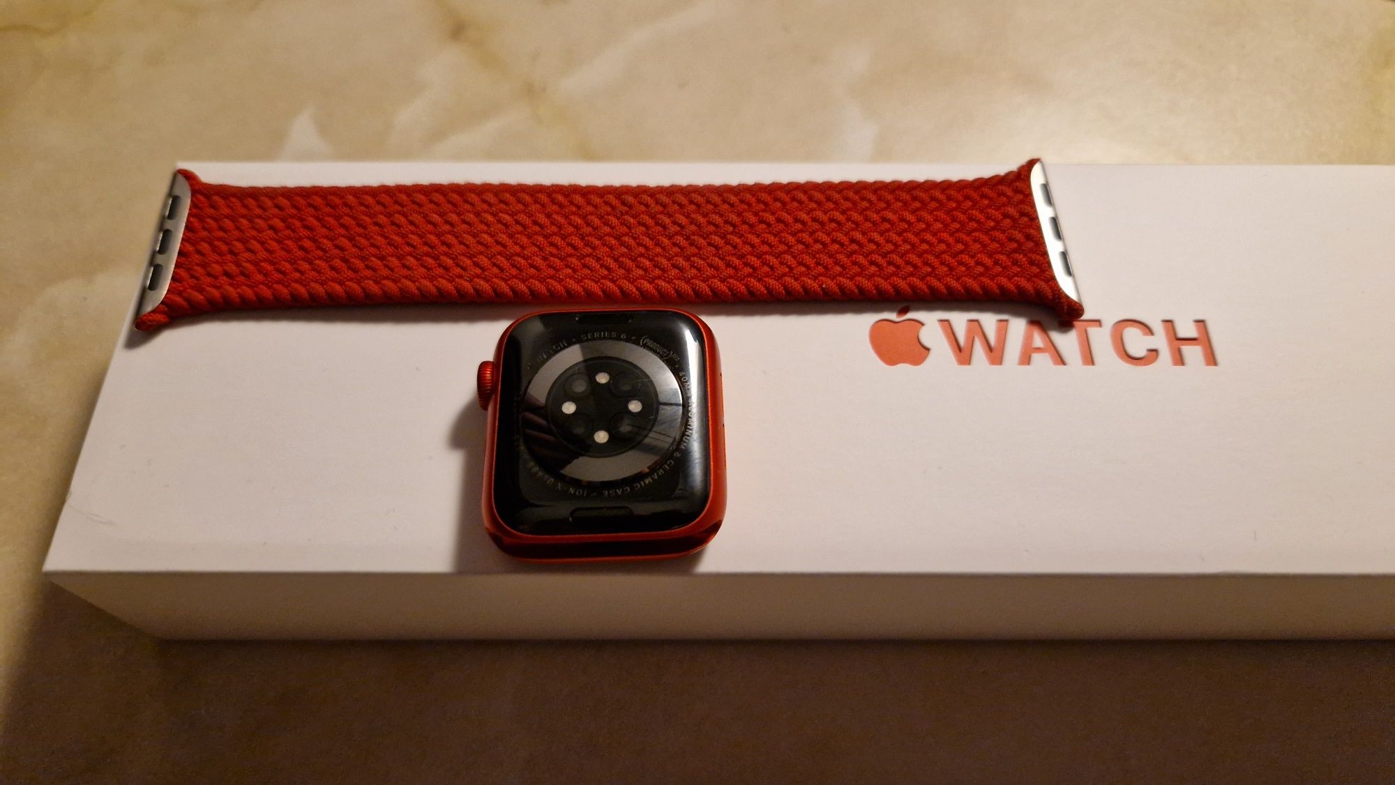 Apple Watch Series 6 40Mm Mooa3Ll/A Red
