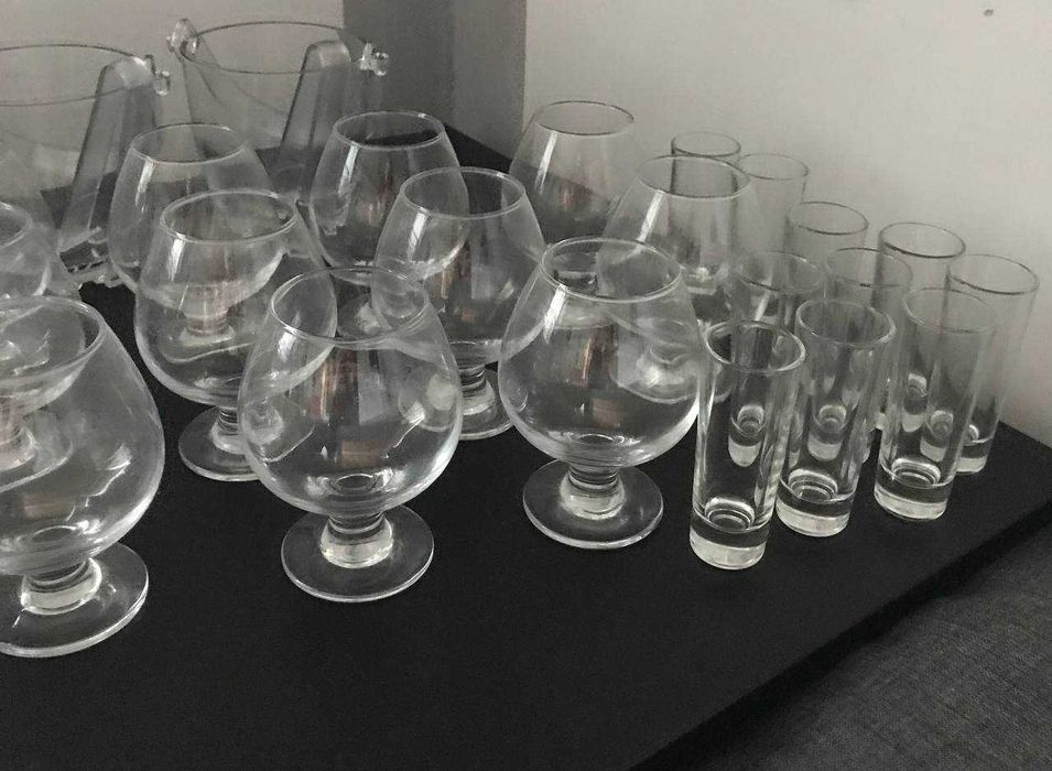 Продам посуд (бокали, графіни, відерка для льоду та інше)