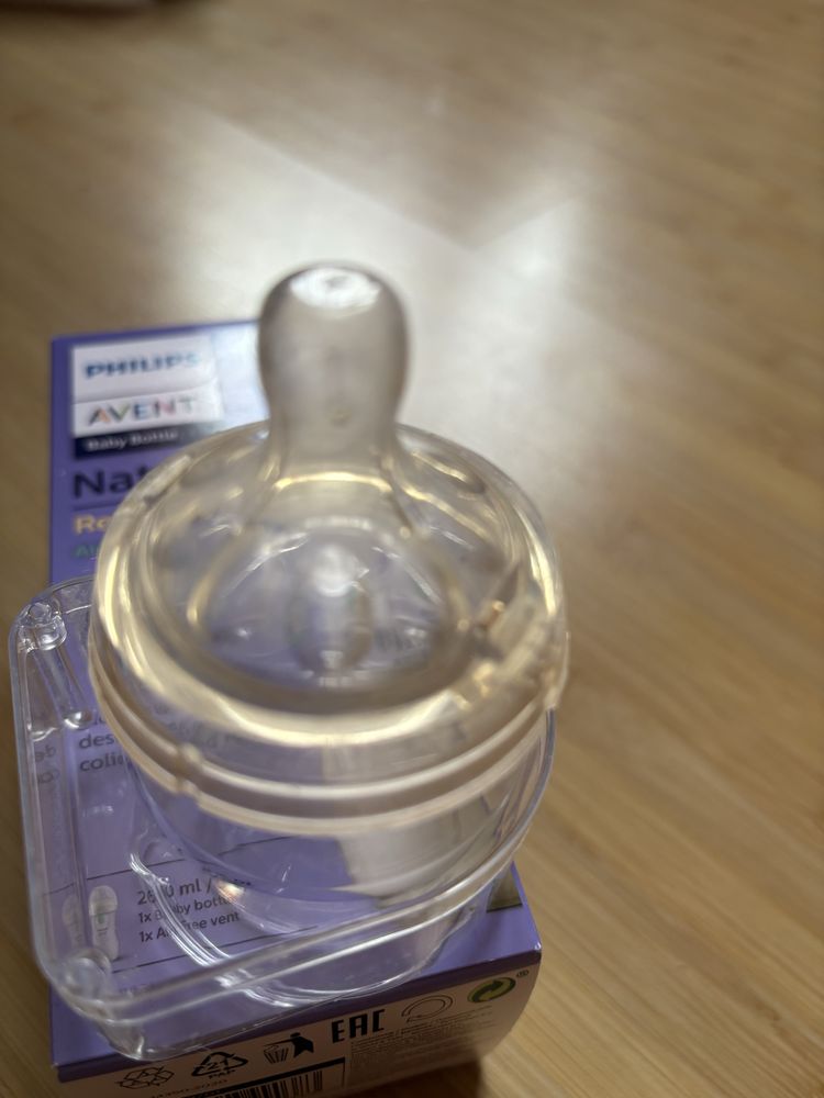 Бутылочка для кормления Philips Avent Natural Response.Антиколиковая