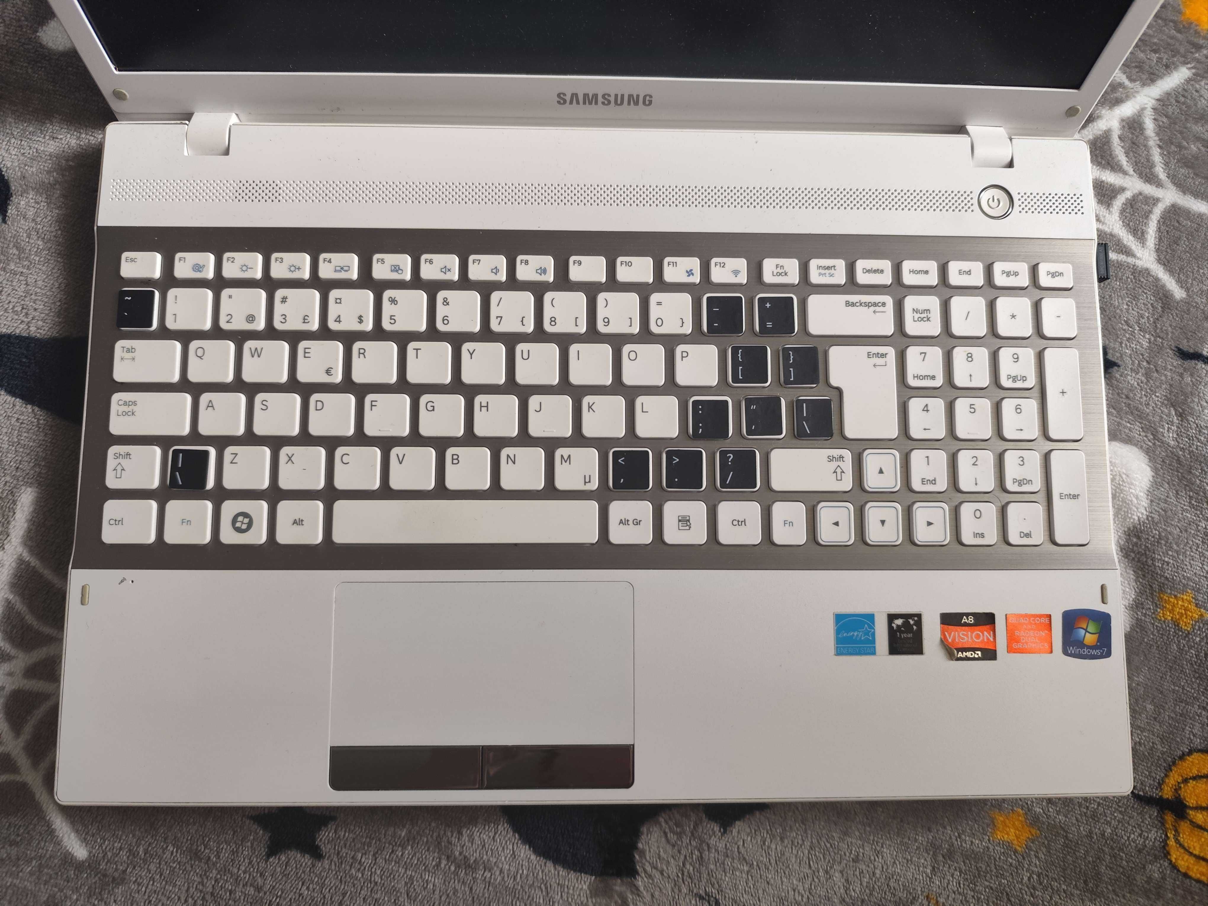 Laptop Samsung NP305V5A