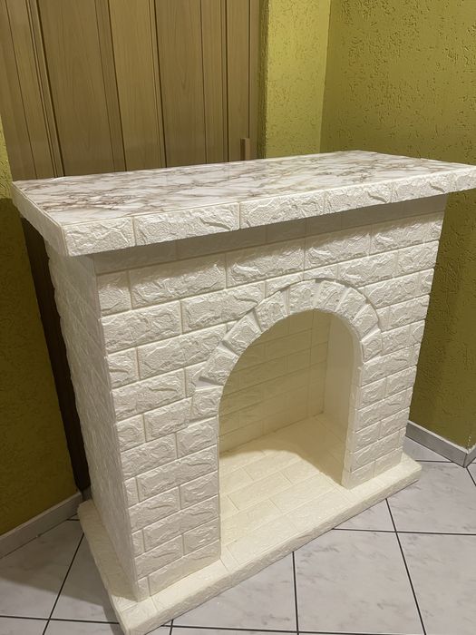 Камін декоративний