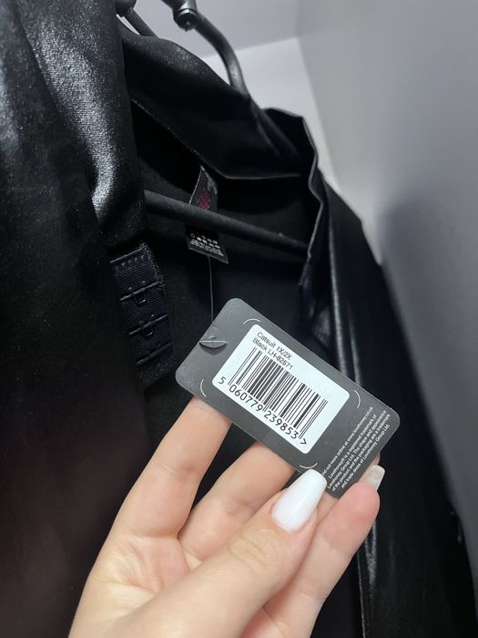 Латексний костюм великого розміру