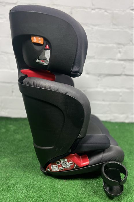 Дитяче автокрісло Chicco Oasys Fix Plus Evo Jet Black. Гарний стан.