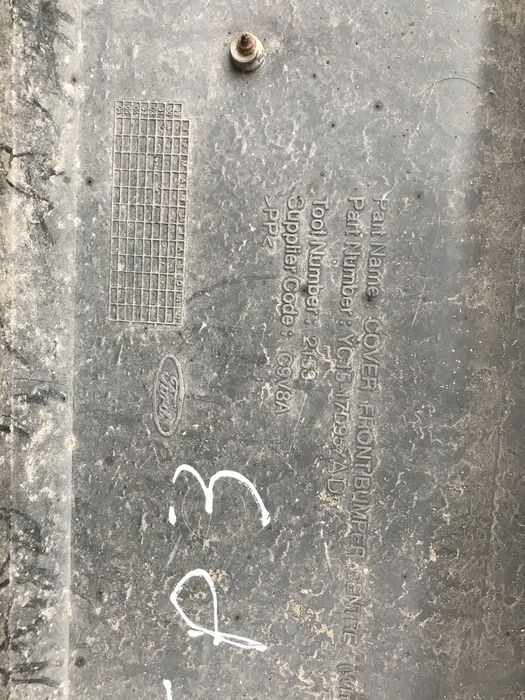 Передній бампер Ford Transit 2000-2006 роки