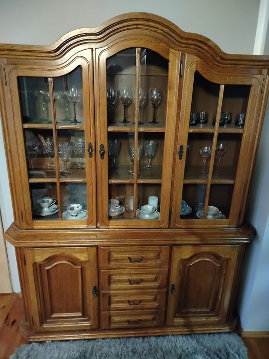 Meble drewniane do salonu (kredens,komoda,ława)