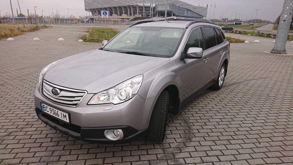 Продам автомобіль SUBARU Outback