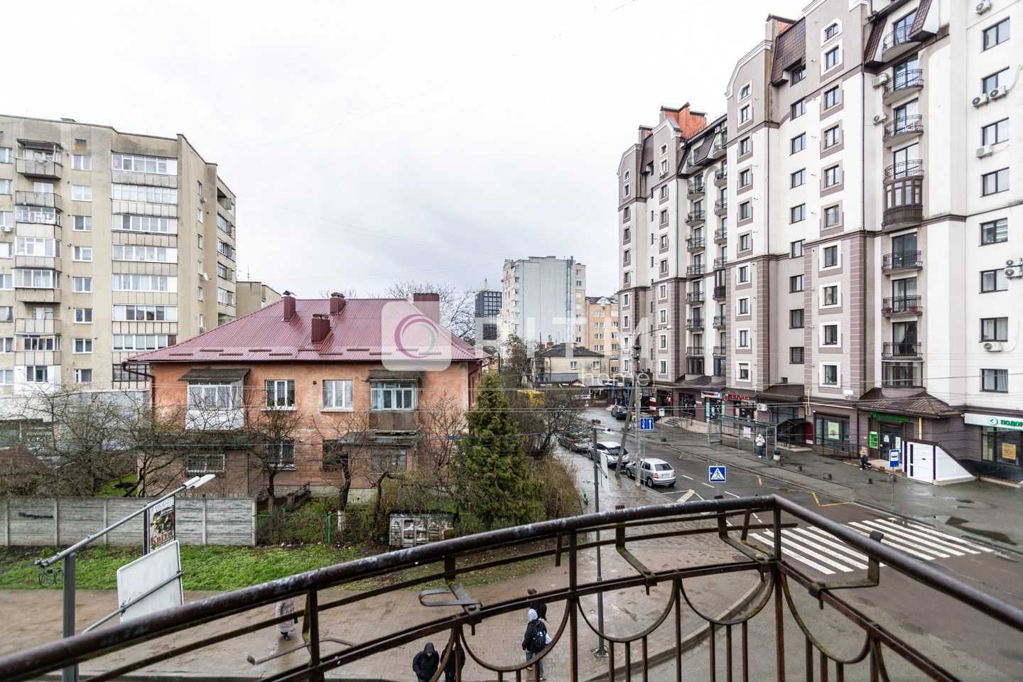 Продаж 1-к. квартири з ремонтом в центрі міста по вул. Довга
