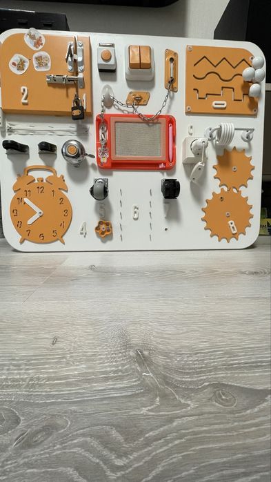 Бізіборд розвиваюча інтерактивна дошка для дітей