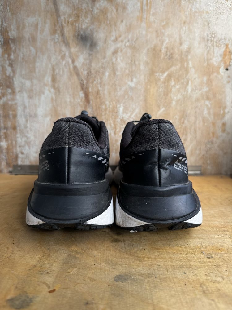 Кросівки Nike legend react 3