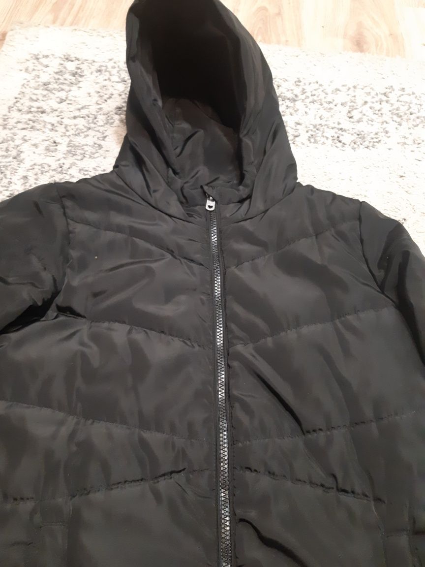 Czarna kurtka pikowana rozmiar 158
