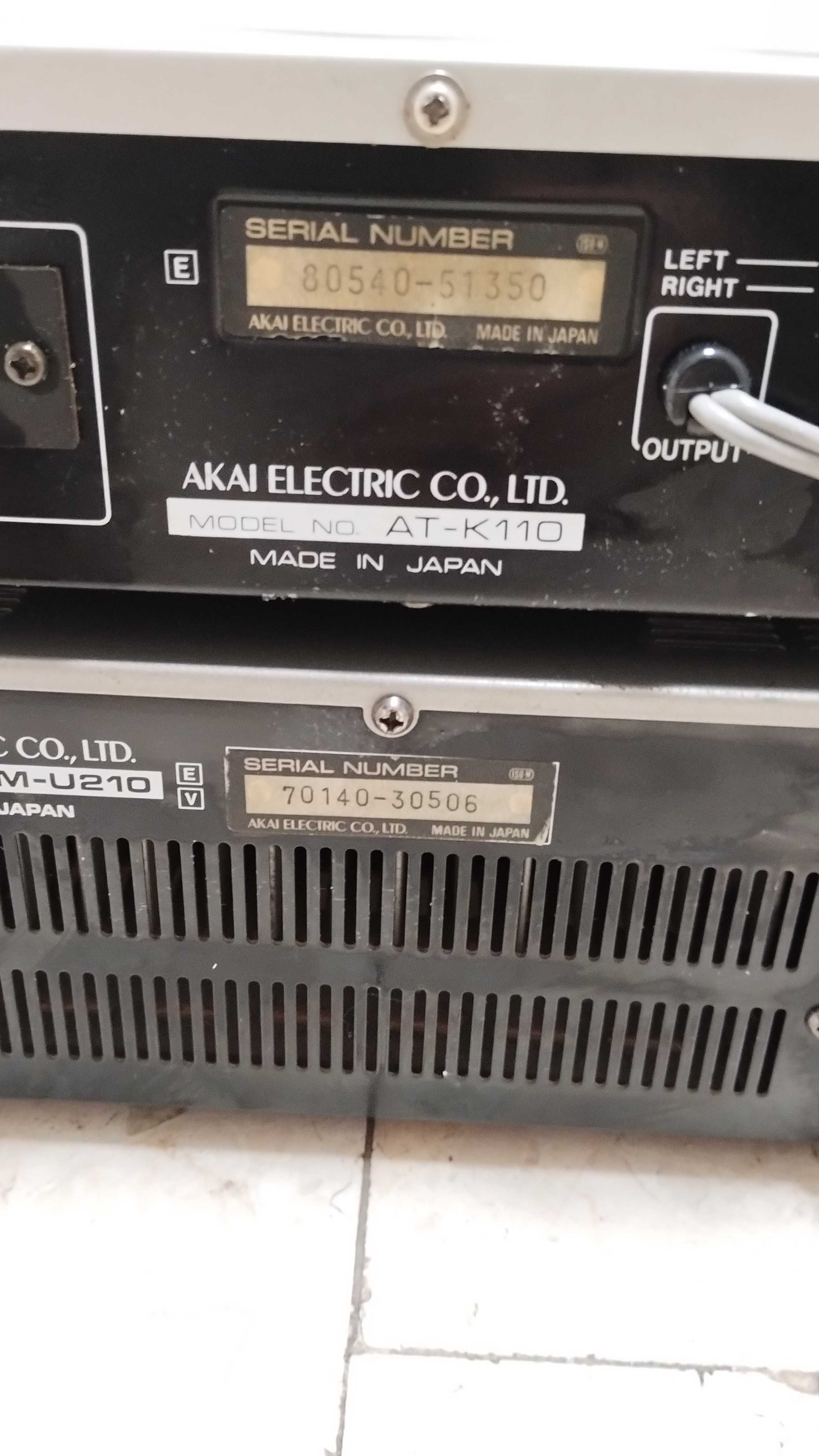 Akai AM-U210 i Akai AT-K110