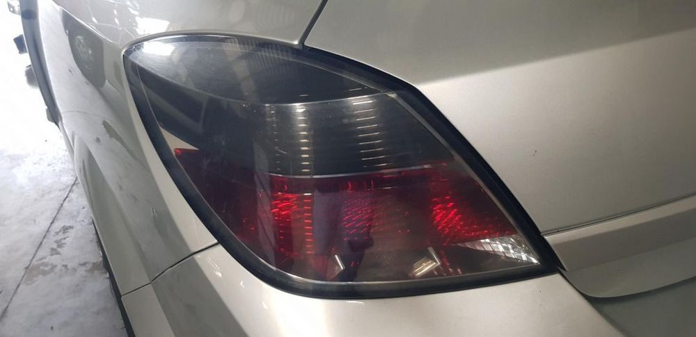 farolins traz Opel Astra H GTC
