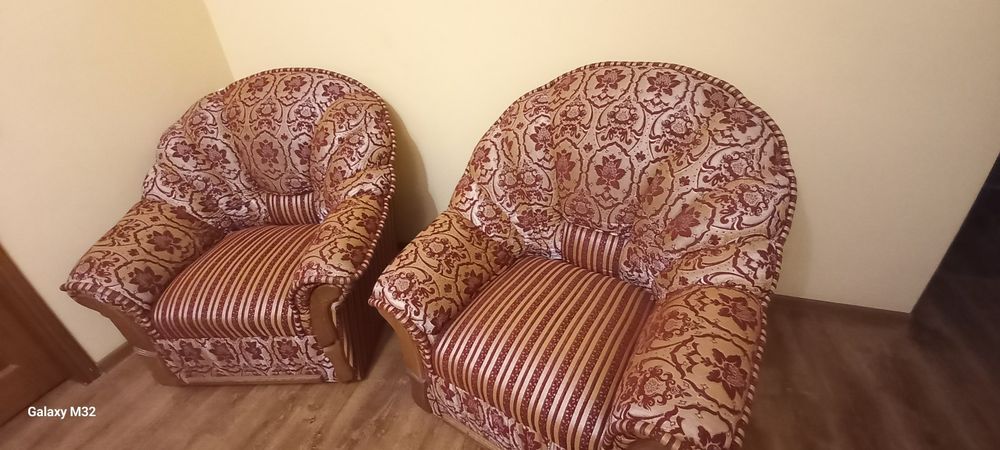 Диван розкладний двоспальний+2 крісла
