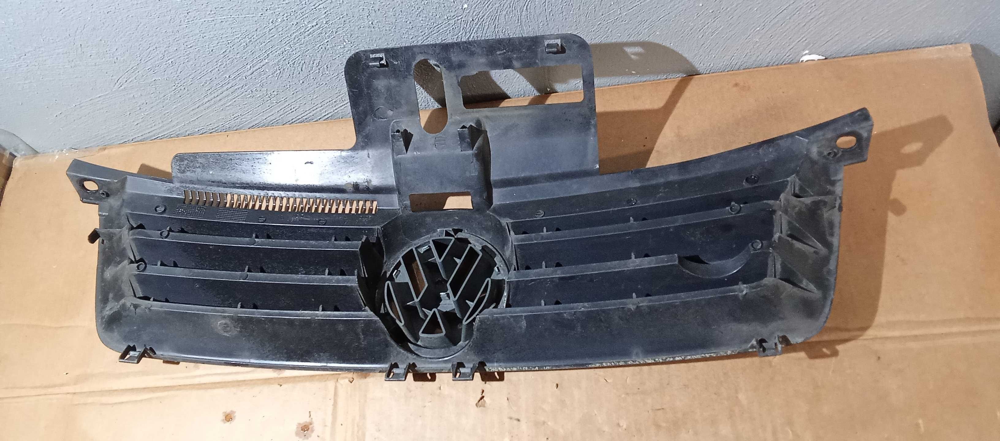 Grill VW Polo 9N Atrapa zderzaka  przod przedni grill Volkswagen Polo
