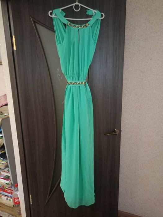 Продам плаття в чужому стані