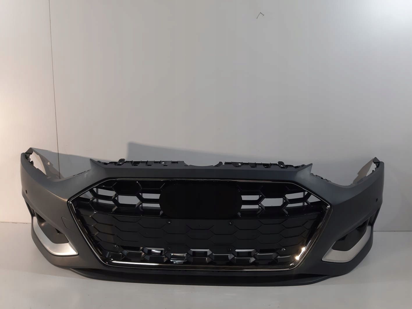 Audi A4 B9 Lci zderzak przedni   13338
