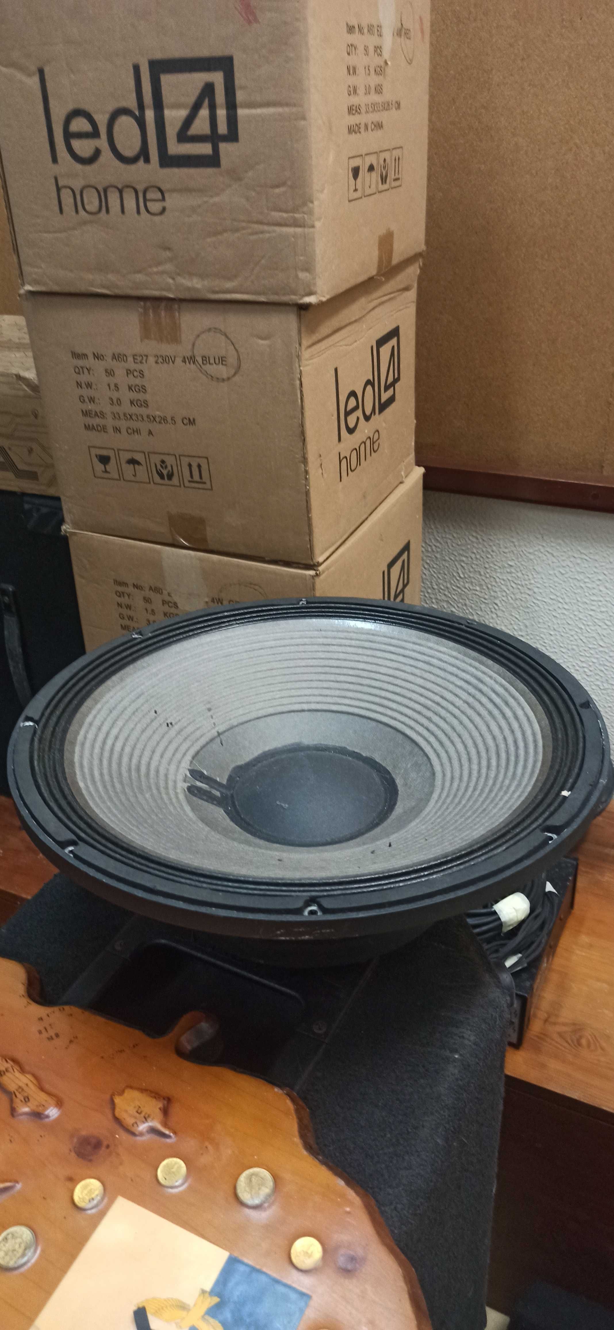 Altifalante JBL 15" 600W rms