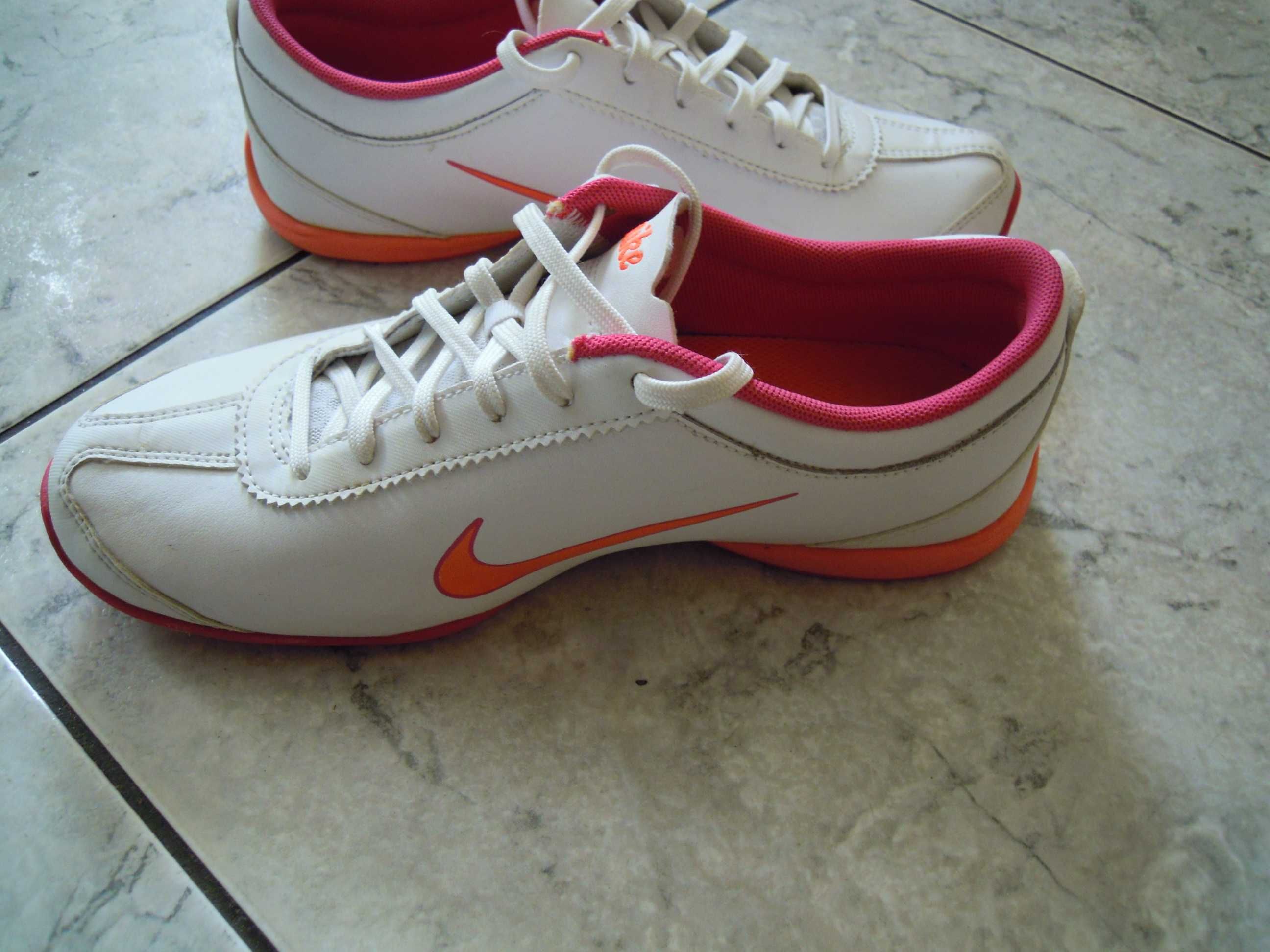 Buty damskie Nike rozmiar 38,5