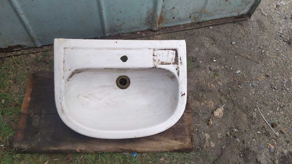 Умывальник б\у на дачу и т.п.