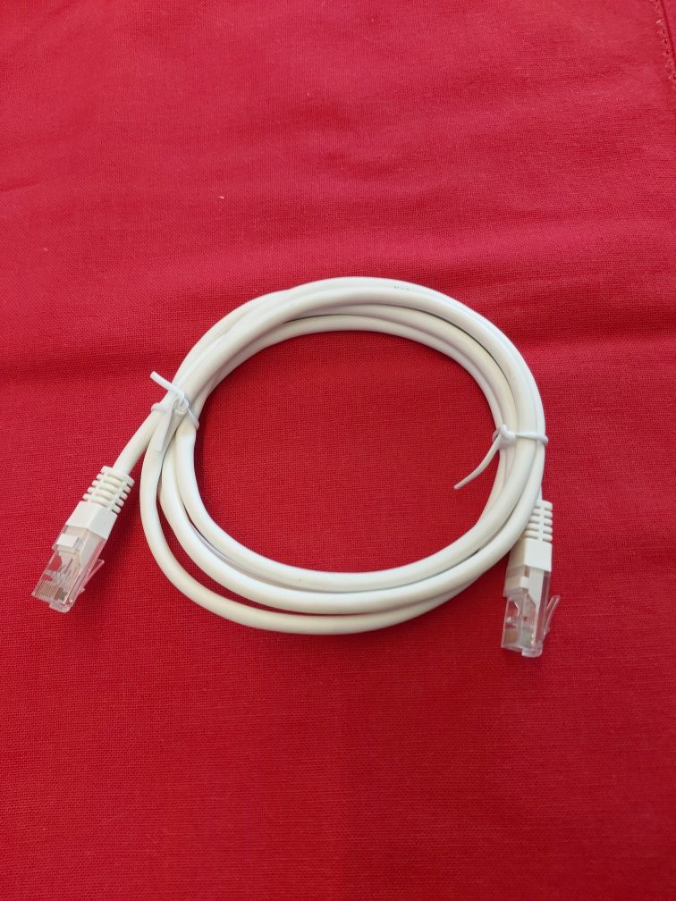 Nowy kabel sieciowy 150 cm