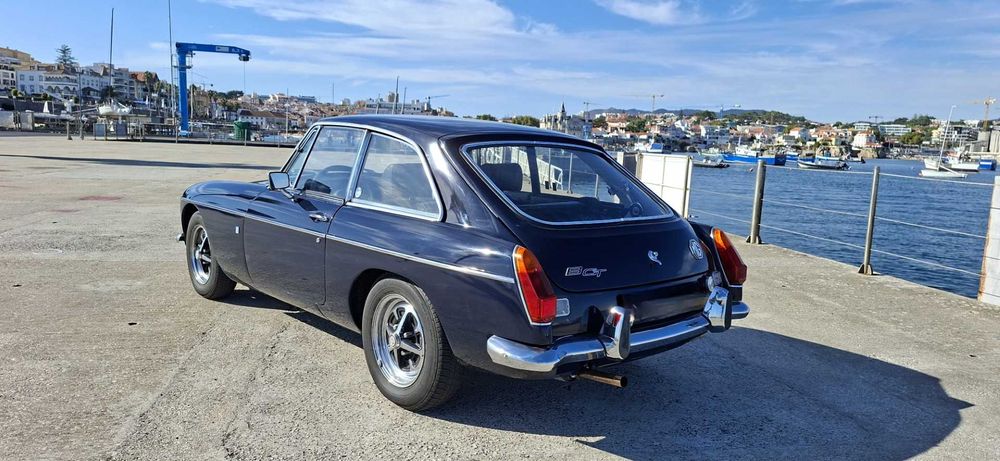 MGB GT 1971 Totalmente recuperado