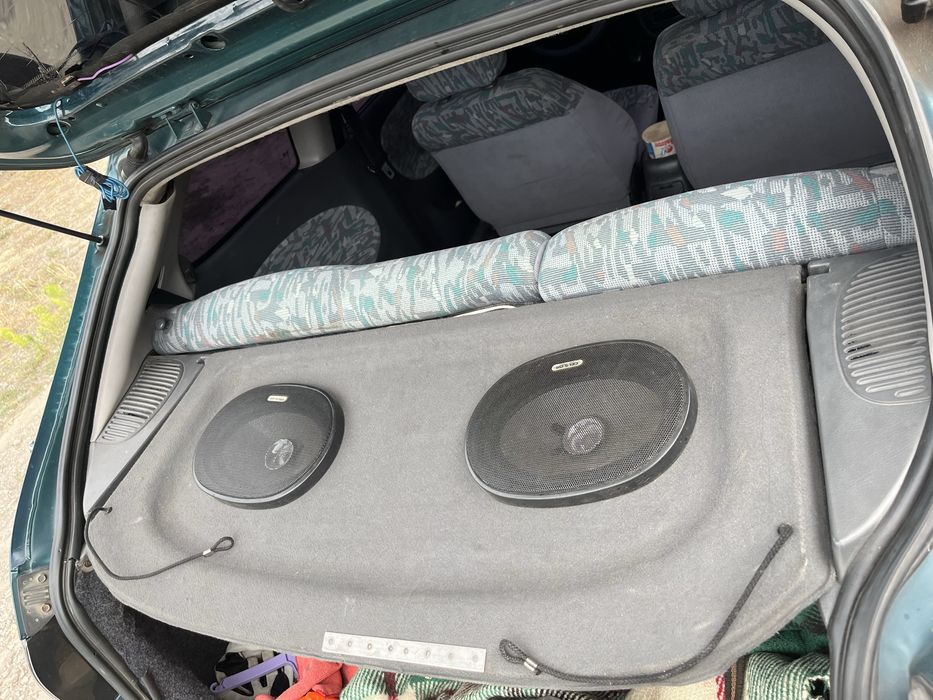 Полка с динамиками ланос