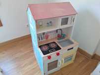 Casinha de bonecas + cozinha (2 em 1)