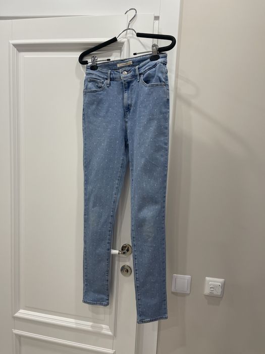 Пакет жіночого одягу, S-M. Джинси Левайс, толстовка, 2 футболки