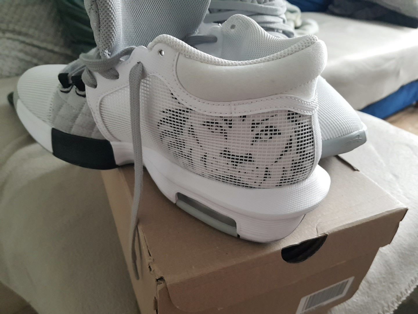Buty LeBron Witness VIII  roz.41