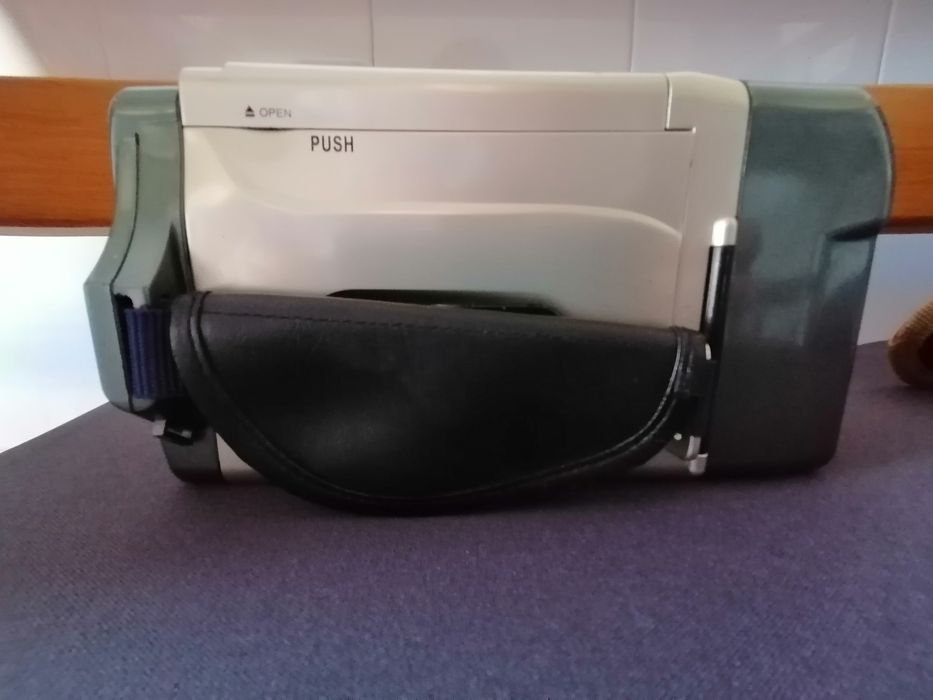 Câmara de filmar vintage v-3000