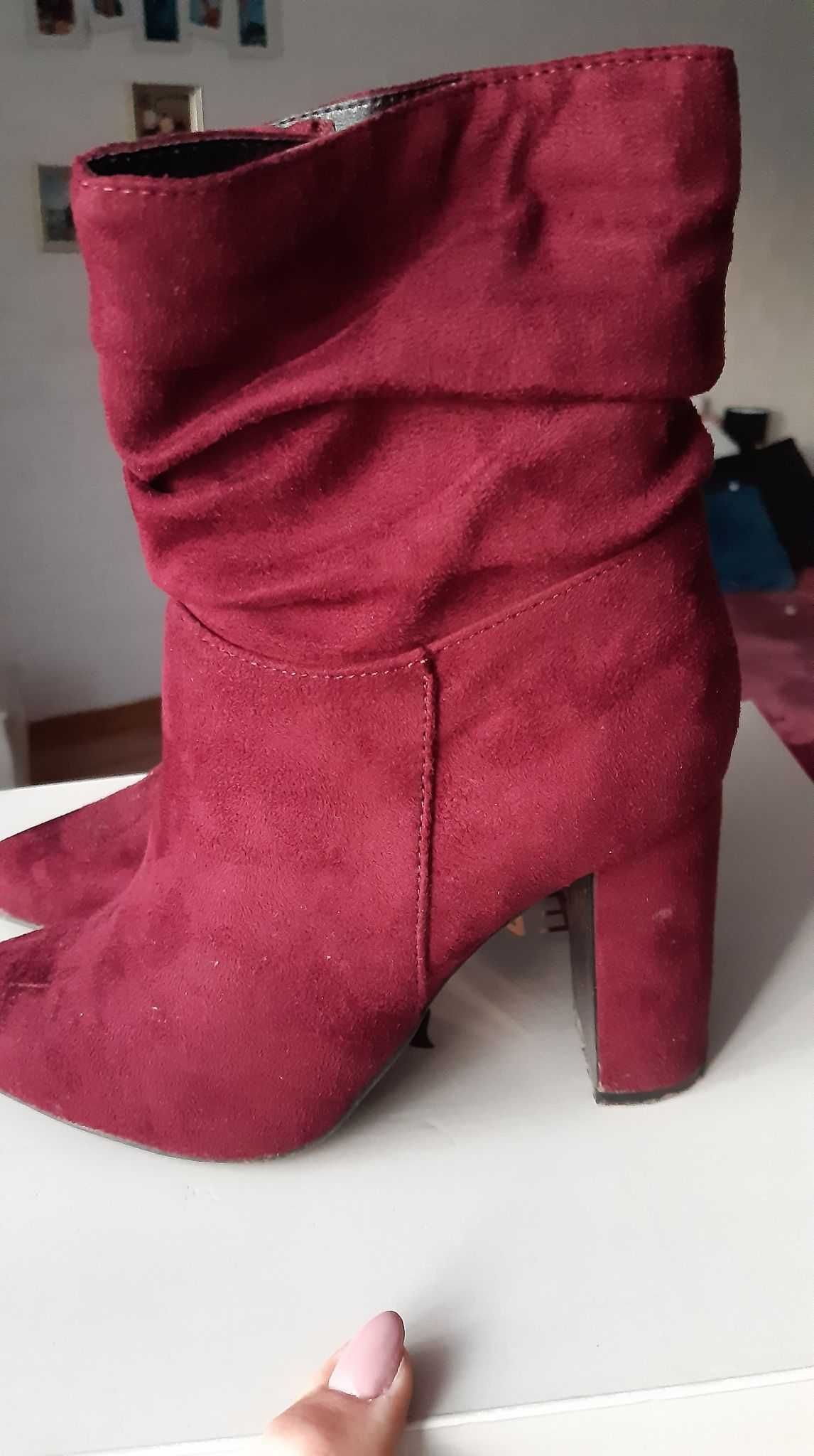 Buty damskie rozmiar 37 czerwone wysokie na obcasie