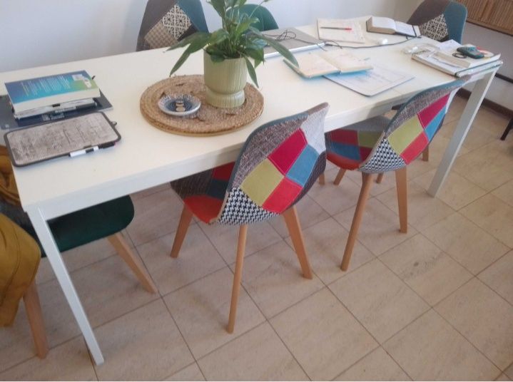 Mesa branca extensível