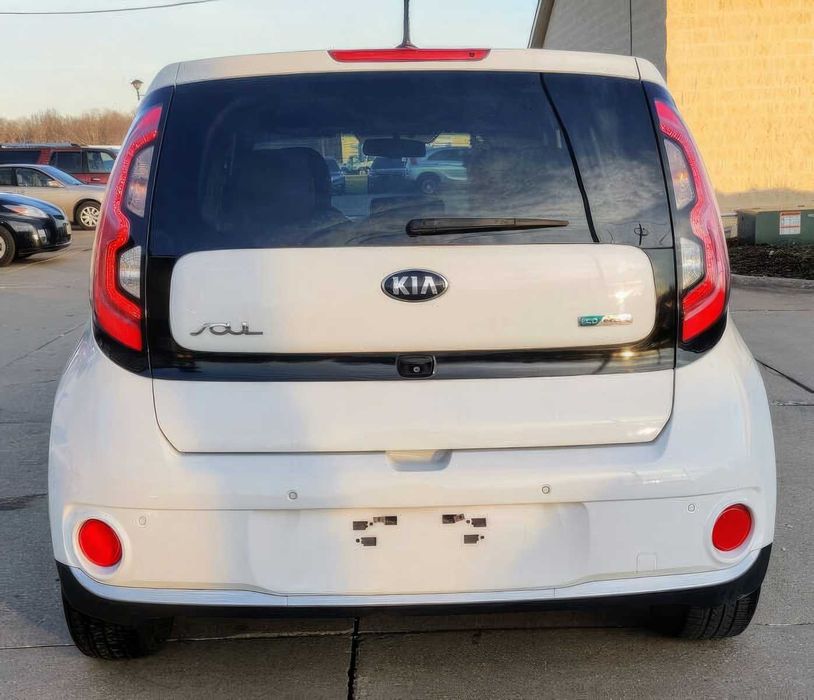 Kia Soul EV +      2015