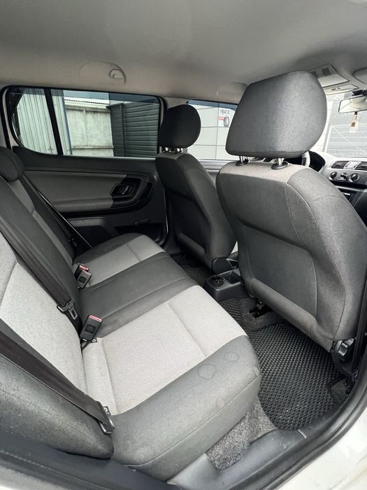 Skoda Fabia 2012 рік