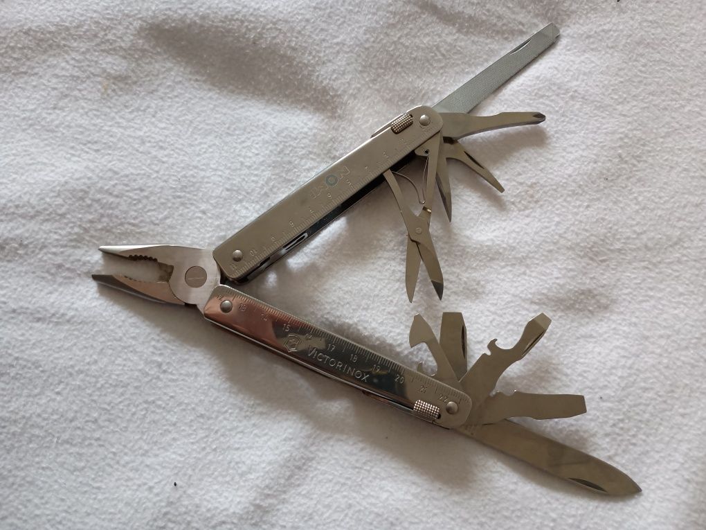 Multitool Victorinox Swiss Tool X Plus