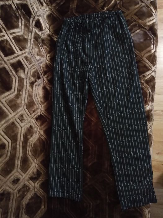 Strój karnawałowy. Spodnie kościotrupa. Rozm 134/140