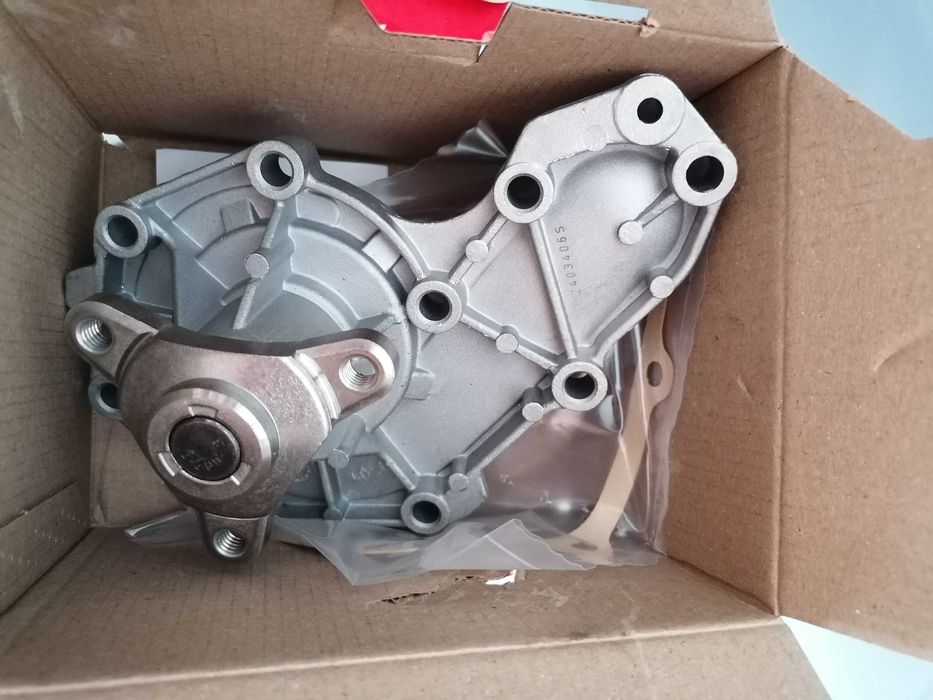 Bomba de agua + Filtro de combustível novo Renault