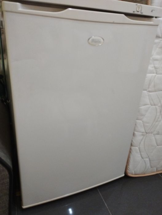 Морозильна камера холодильник