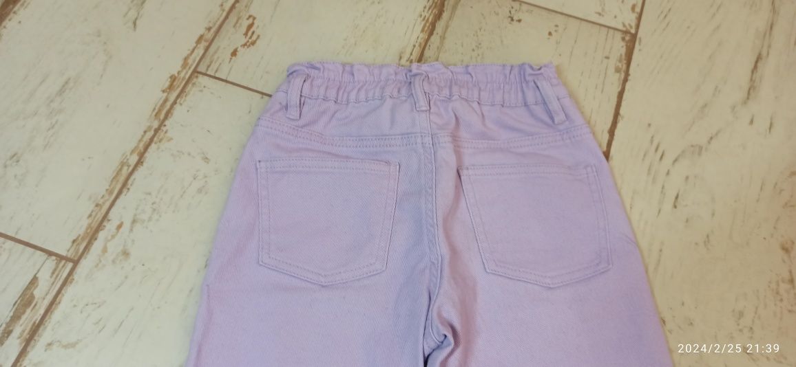 Fioletowe spodnie jeansy 128 dziewczynka