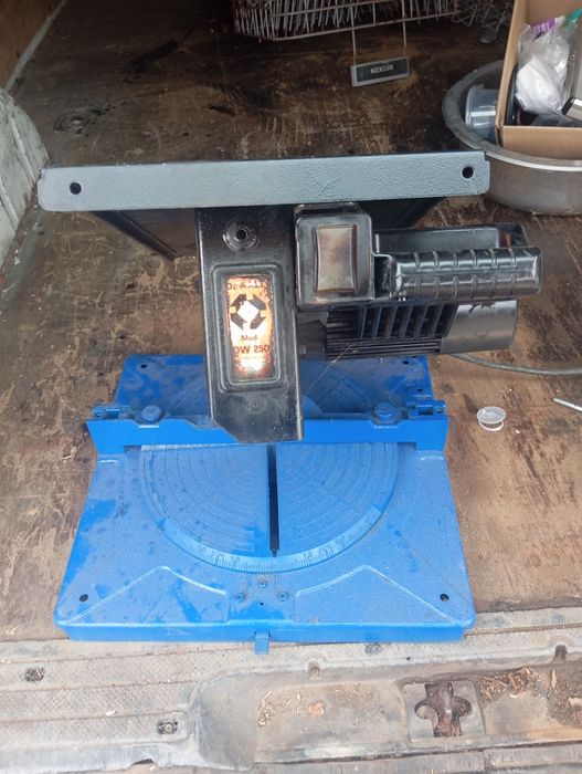 Máquina de cortar madeira DeWalt