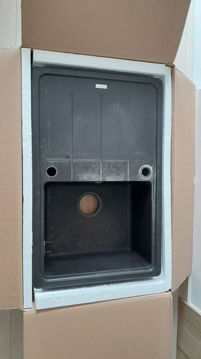 Zlew granitowy 78x50 cm FRANKE z baterią INVENA czarna