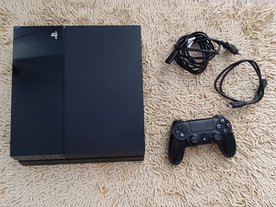 Konsola Ps4 500GB + pad + gry