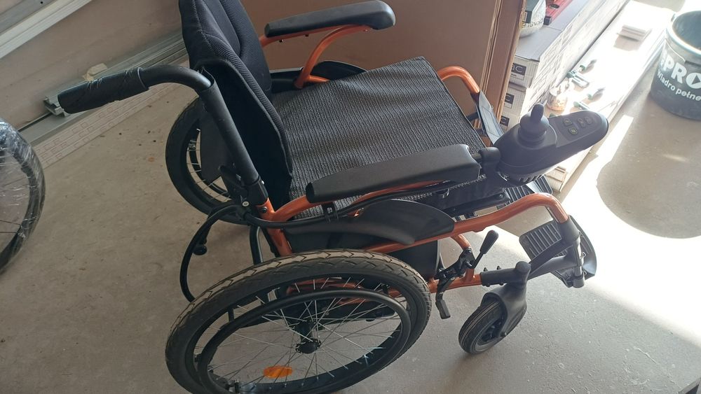 Elektryczny wózek inwalidzki + wózek tradycyjny