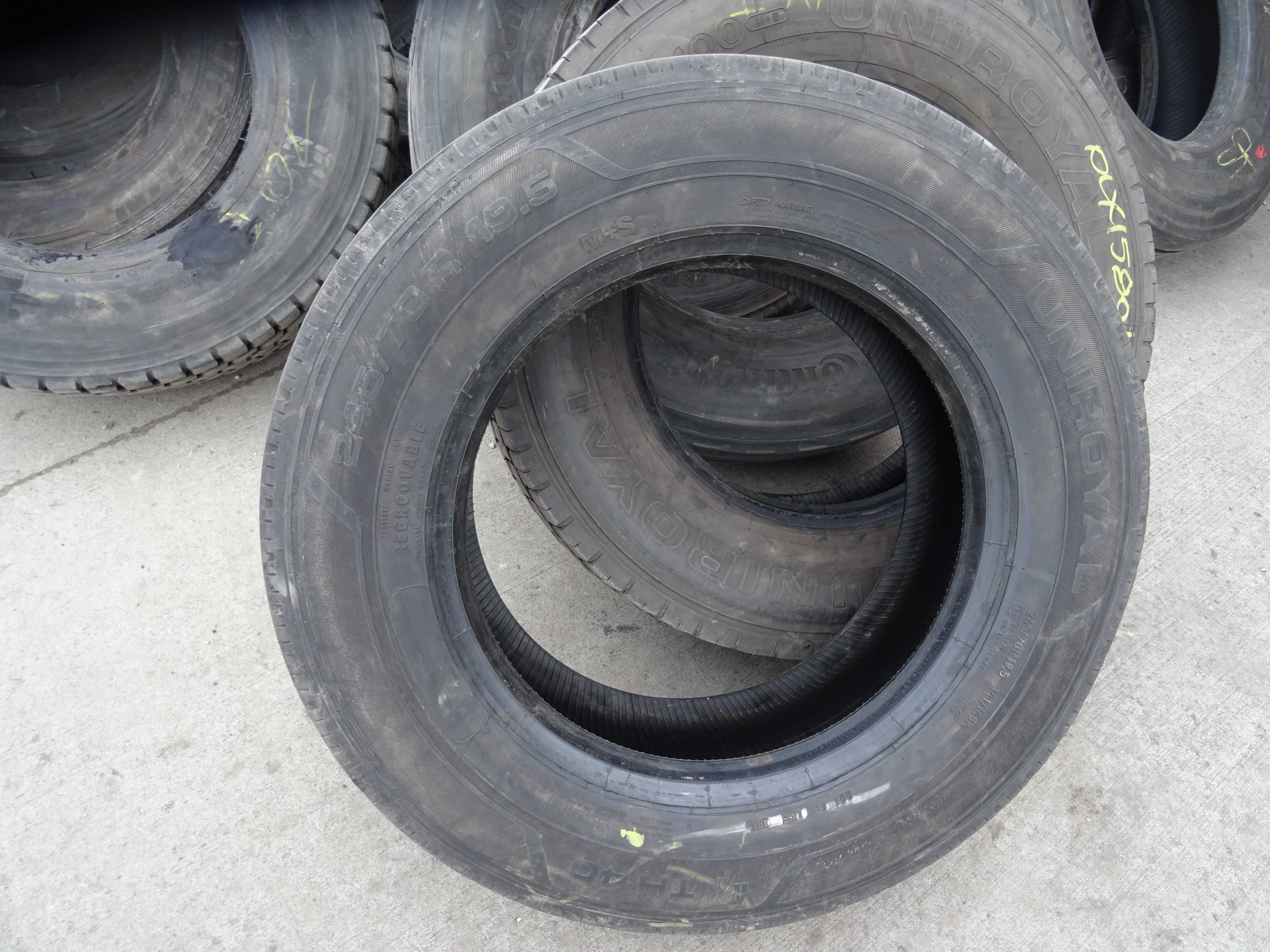 Opona 245/70R19.5 UNIROYAL TH 40 (570 netto)