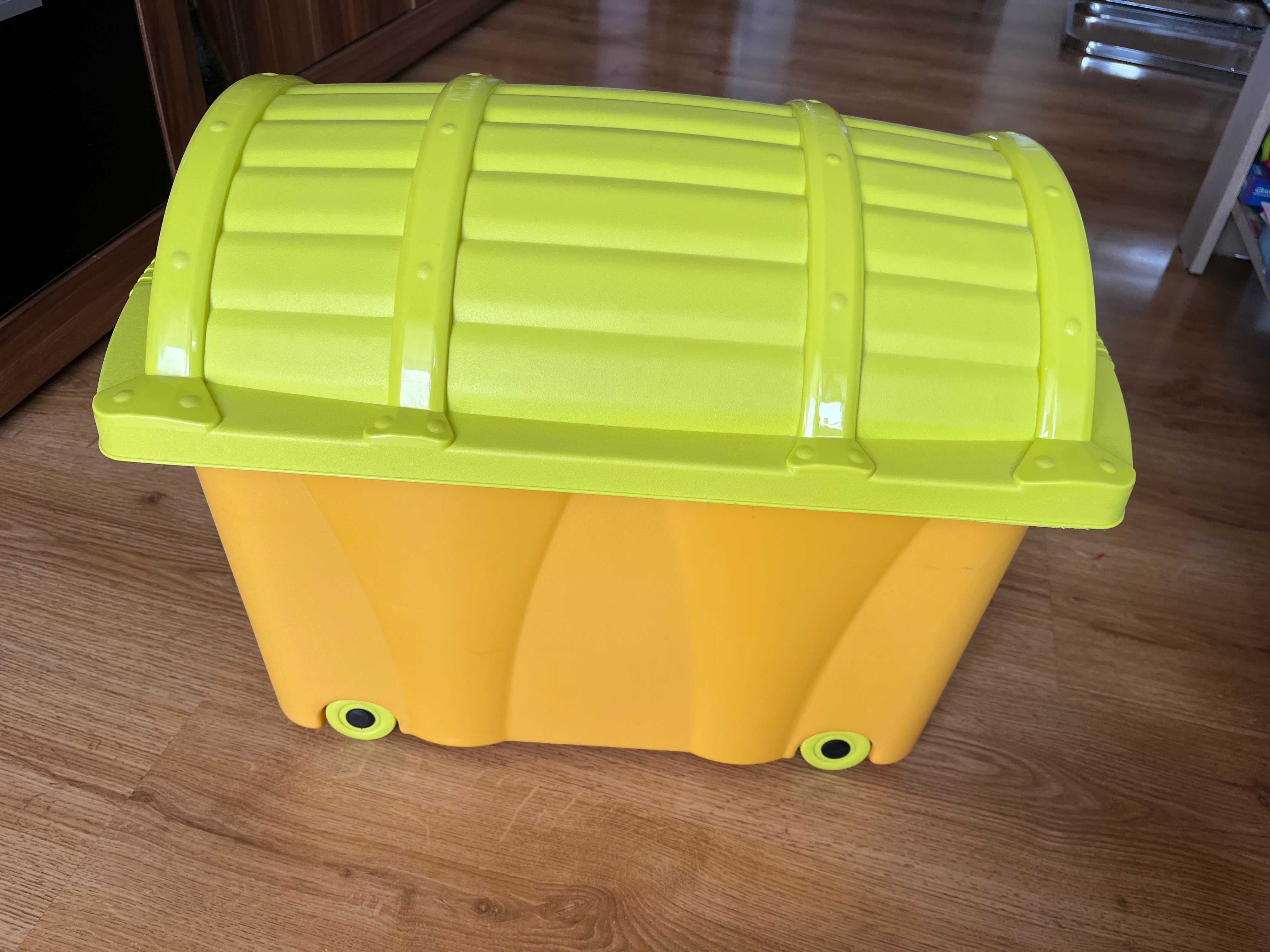 Plastikowa skrzynia na zabawki