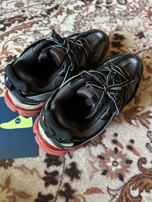 Balenciaga track