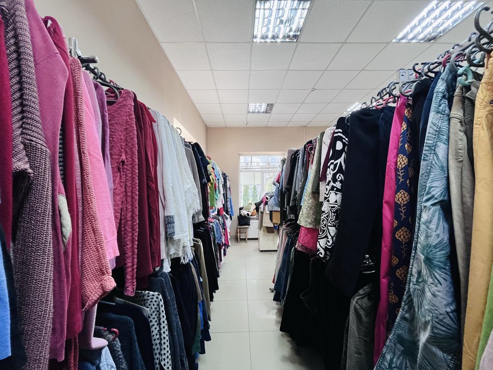 Продається бізнес: магазин одягу секонд-хенд