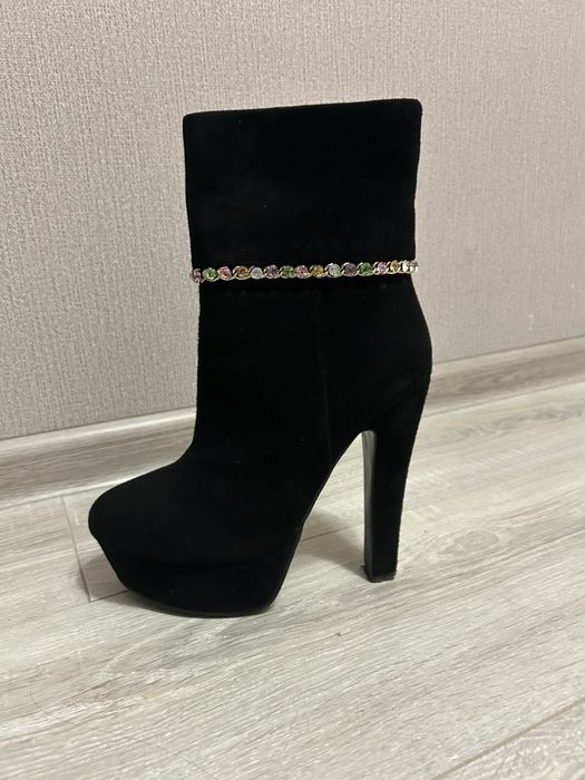 Напівчеревики  з натурального  замша.